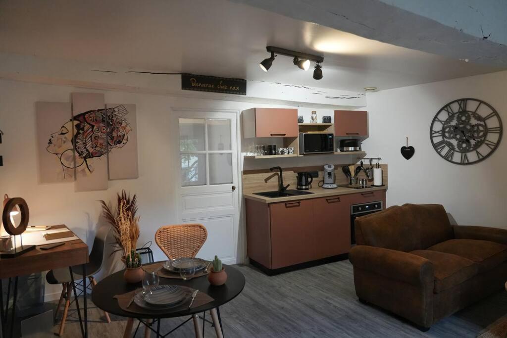 Le Joli'Mans, Appartement Refait A Neuf, Entierement Equipe, Pour 2 Personnes, Proche Quartier Historique Et Centre Le Mans Exterior foto