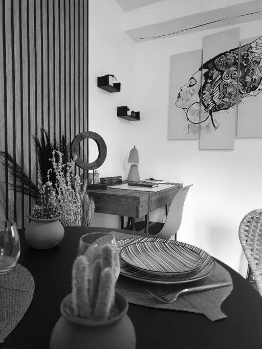 Le Joli'Mans, Appartement Refait A Neuf, Entierement Equipe, Pour 2 Personnes, Proche Quartier Historique Et Centre Le Mans Exterior foto